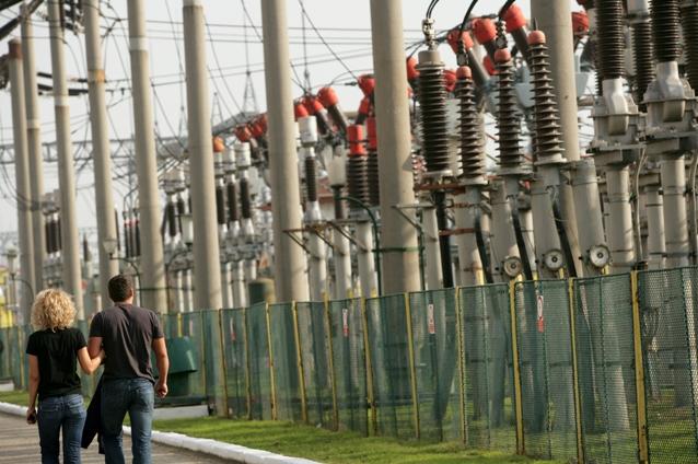 Începe MAREA PRIVATIZARE: Guvernul a aprobat listarea a câte 15% din filialele de distribuţie ale Electrica