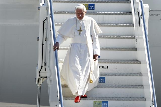 Glumă a Comisiei Europene de 1 aprilie: Papa ne va vizita pentru a ne ruga împreună pentru salvarea euro