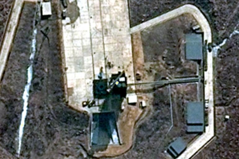 Coreea de Nord, pregatită pentru lansarea rachetei cu rază lungă de acţiune. Vezi imagini surprinse de satelit