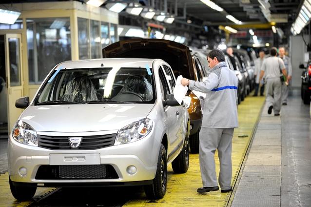 Dacia opreşte producţia câteva zile din cauza crizei