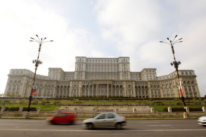 Obiectivele turistice din România, văzute de The Guardian: De la "monstruozităţi din era comunistă", până la castele ca-n poveşti