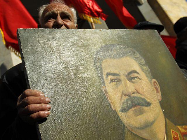 Scandal în Rusia în urma apariţiei unor caiete şcolare cu imaginea lui Iosif Stalin