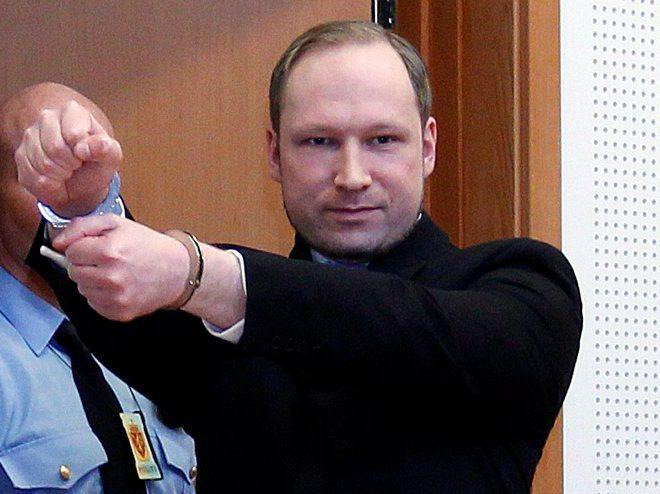 Asasinul norvegian Breivik nu vrea să fie declarat nebun: Să trimiţi un activist politic într-un azil este mai sadic decât să-l omori!