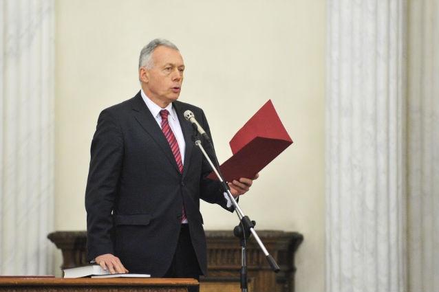 Premierul Ungureanu l-a convocat la Palatul Victoria pe Laszlo Borbely