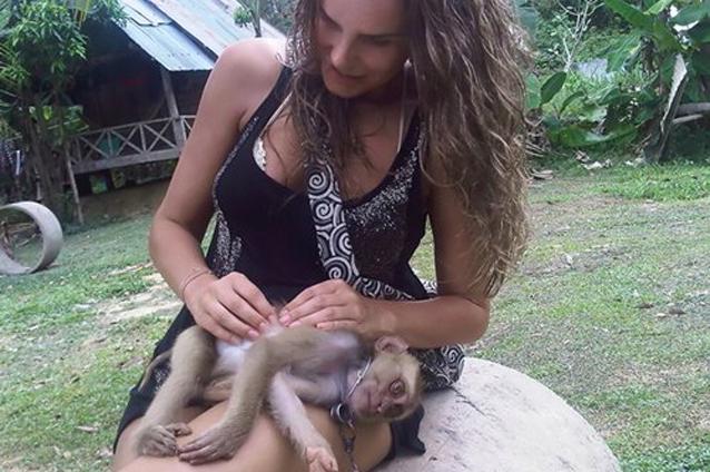 Maimuţa care a muşcat-o pe Anna Lesko a devenit vedetă pe facebook