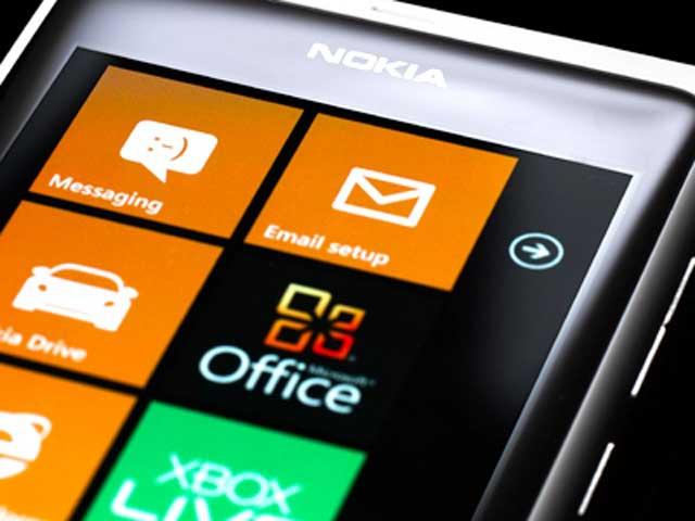 Lumia 800, exclusiv la Orange online