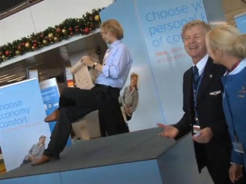 (VIDEO) Cel mai ECHILIBRAT magician din lume. Nu are nevoie de scaun, stă aşezat pe aer
