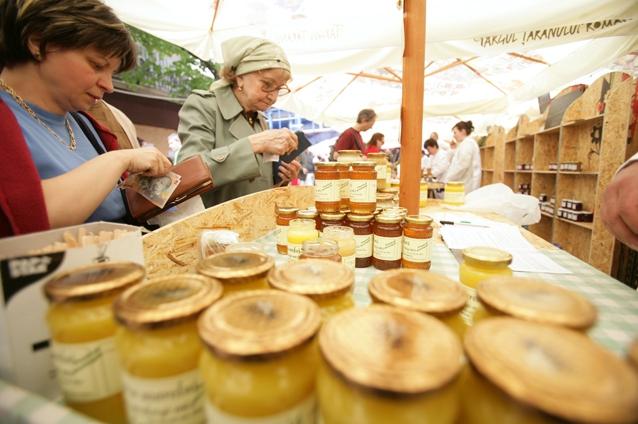 Românii consumă de trei ori mai puţină miere decât europenii