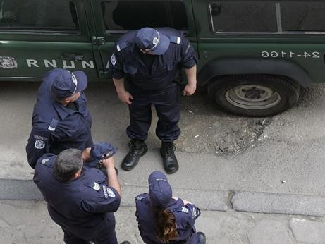 Jaf armat în Bulgaria: Cinci "mascaţi" au prădat o maşină blindată şi au fugit cu un milion de euro