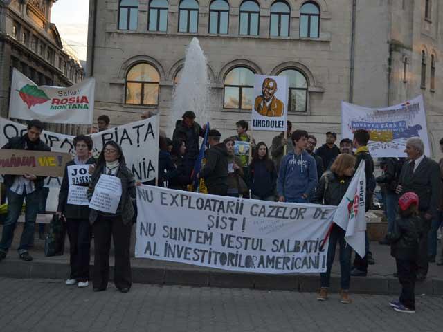 Presa ungară scrie despre protestele de la Bucureşti şi Cluj