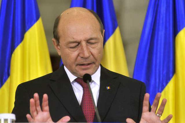 Traian Băsescu, în mesajul de Paşte: Fie ca lumina Învierii să ne ajute să lucrăm împreună pentru binele comun