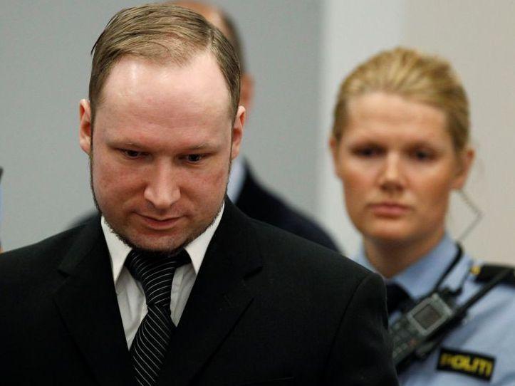 Breivik s-a pregătit pentru carnagiu jucând "World of Warcraft". Extremistul vroia să-l decapiteze pe fostul premier norvegian, să filmeze şi să posteze înregistrarea pe Internet