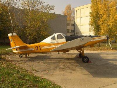 Un avion utilitar a aterizat de urgenţă pe un câmp din Prahova, nu există victime
