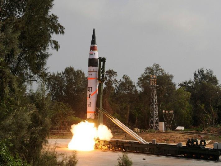 Replică la tirul de rachetă lansat de India: Pakistanul a testat cu succes o rachetă cu capacitate nucleară