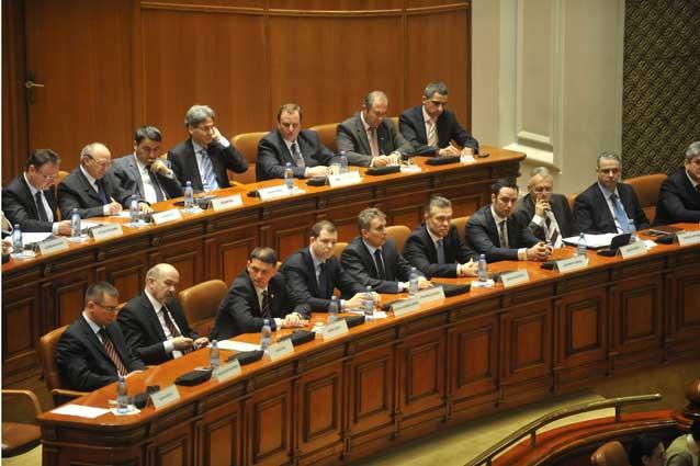 Zi decisivă pentru Cabinetul Ungureanu