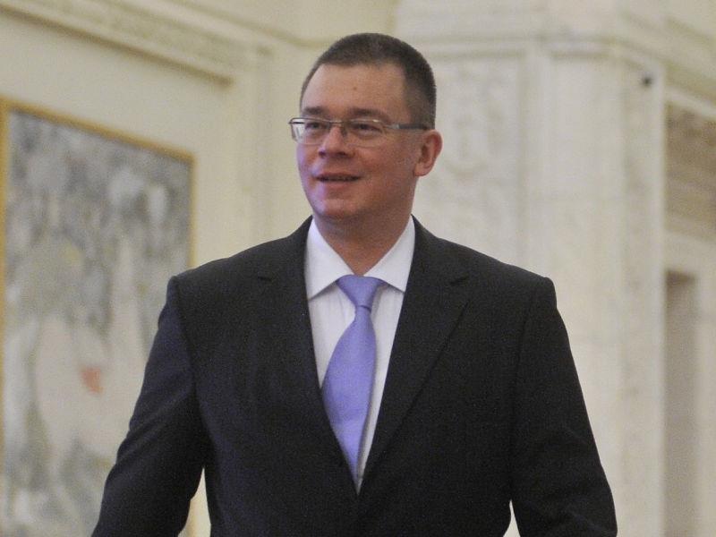 Ungureanu ar putea prelua şefia PDL. Boc rămâne cu primăria Cluj (surse)