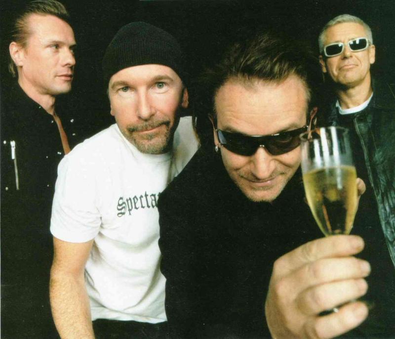 Doar luni, 30 aprilie, orice produs U2, la jumătate de preţ!