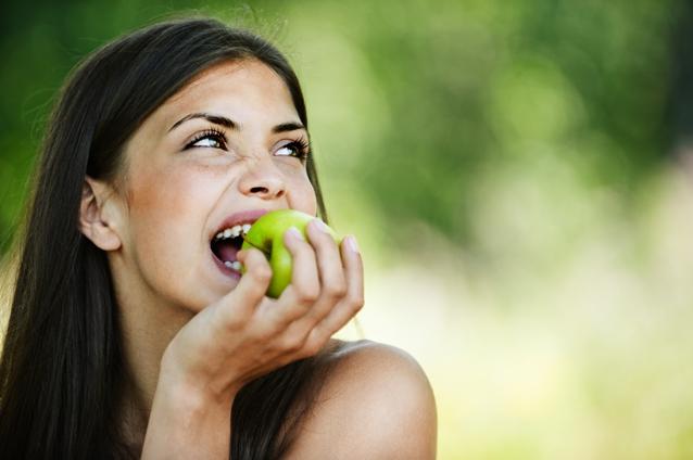 De ce se spune că "un măr pe zi ţine doctorul departe"
