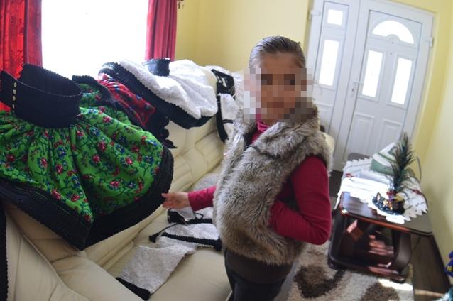 Săracii copii bogaţi. Prinţesă într-un "palat”, la 10 ani: "Mi-e dor de părinţii mei de la pământ până la cer” (VIDEO) 11348729