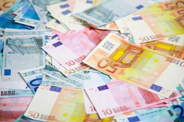 Un nou minim istoric pentru leu: Euro cotat la 4,4168 lei