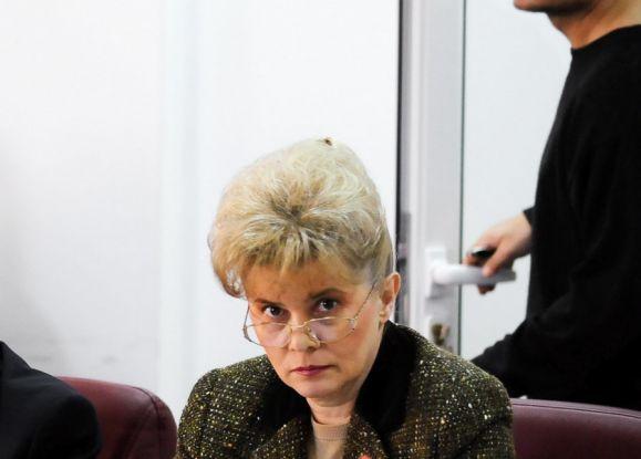 Ministrul-problemă, din scandal în scandal. Corina Dumitrescu, acuzată de plagiat