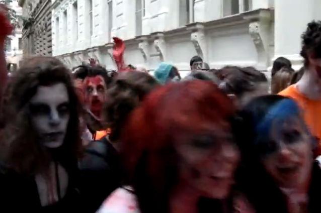 VIDEO: Sute de zombi, pe străzile din Praga