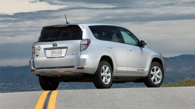 Toyota își extinde gama de electrice cu noul RAV4 EV