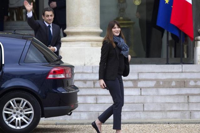 Carla Bruni-Sarkozy este pregătită să revină la cariera artistică