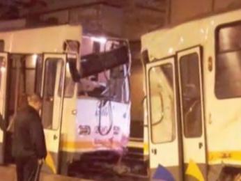 Pasager al unuia dintre tramvaiele implicate în accident: "Am văzut oameni cu sânge pe faţă. Spărgeau geamurile ca să iasă"