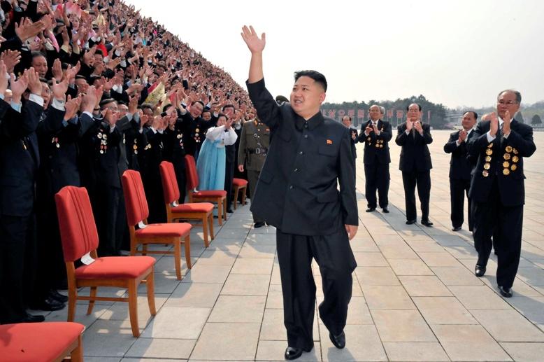Apune regimul de la Phenian? Nord-coreenii au acces, pe ascuns, la DVD-uri străine şi informaţii externe