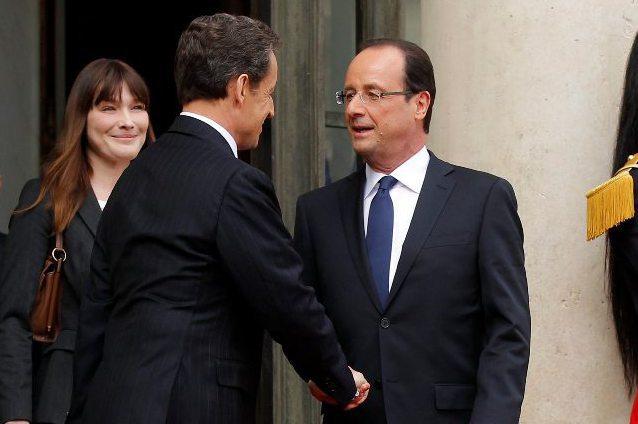 Schimb de ştafetă la Elysee. François Hollande, învestit în funcţia de preşedinte al Franţei (VIDEO)