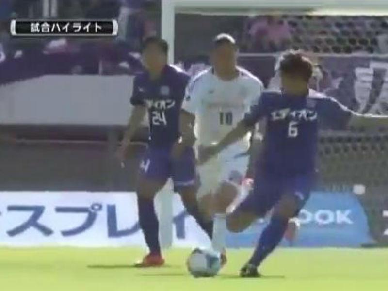 VIDEO Golul anului s-a marcat în Japonia. Execuţie fabuloasă de la 60 de metri!