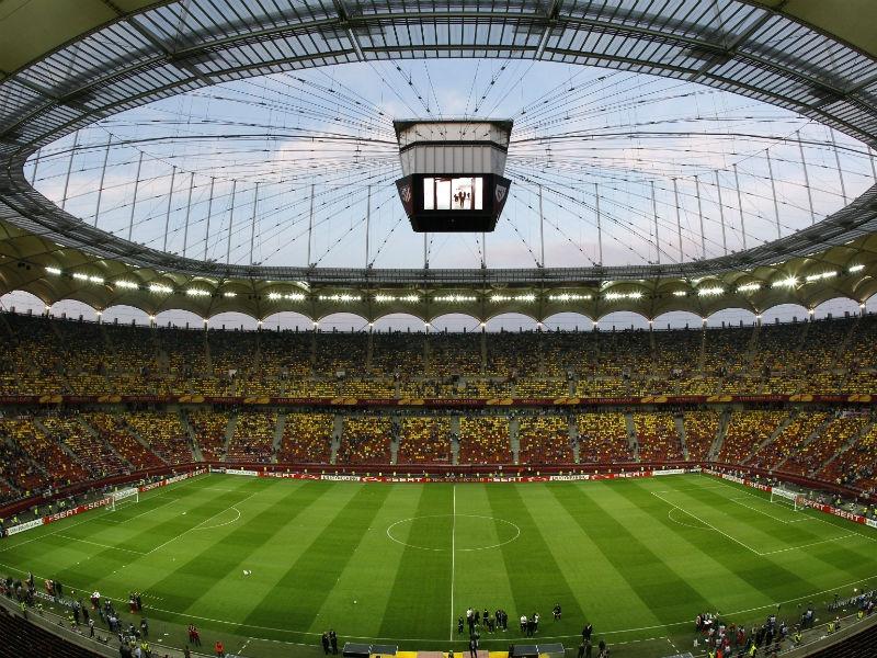 Steaua - Dinamo se joacă cu acoperişul tras