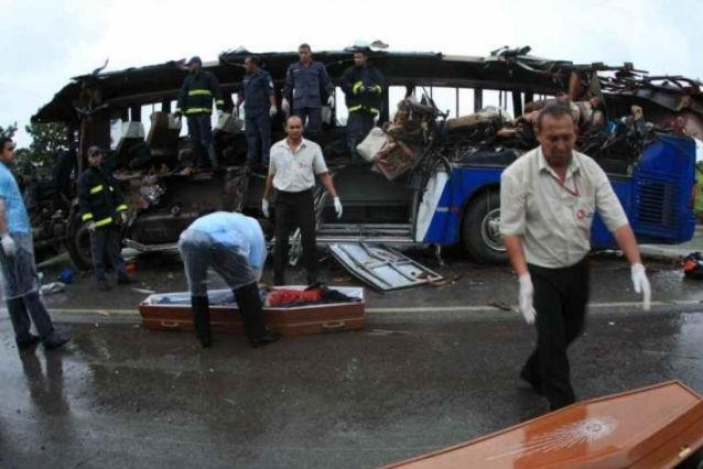 Grav accident în Albania: cel puţin 11 morţi şi 22 de răniţi