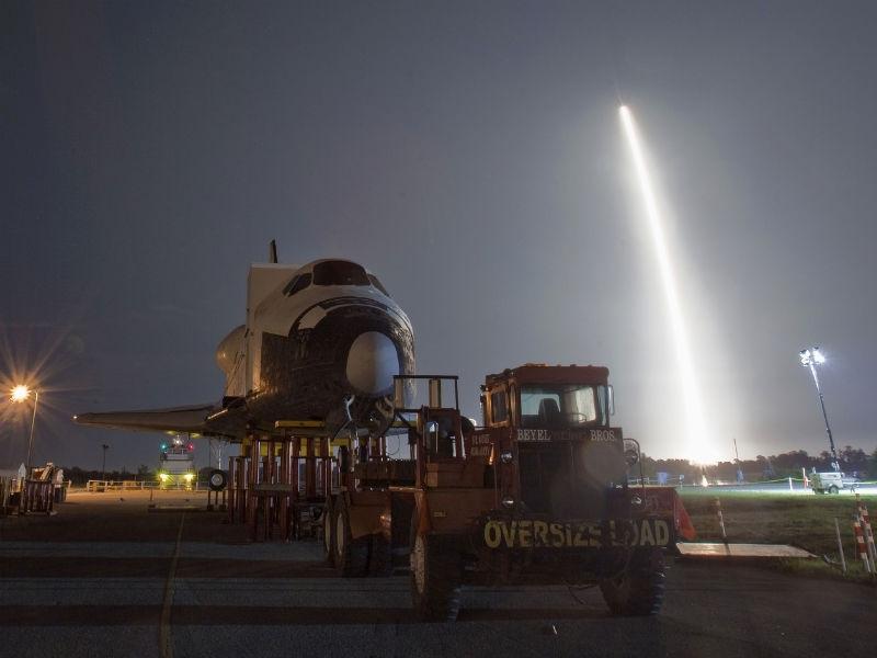 Lansarea primei misiuni spaţiale private a fost un succes. Capsula Falcon 9 a pornit spre Staţia Spaţială Internaţională