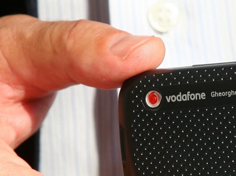 Veniturile Vodafone scad două procente, creştere puternică pe date mobile