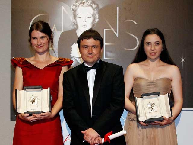 Festivalul de Film de la Cannes. Cristian Mungiu, premiul pentru scenariu. Cosmina Stratan şi Cristina Flutur, premiul pentru interpretare feminină