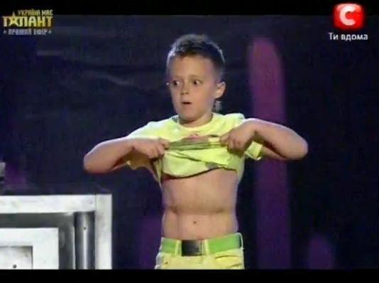A năucit juriul şi publicul prin dans: Un puşti de 8 ani a "rupt" scena concursului "Ucraina are talent"! (VIDEO)