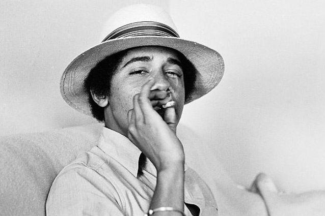 Dezvăluire-şoc: Barack Obama consuma frecvent marijuana în adolescenţă!