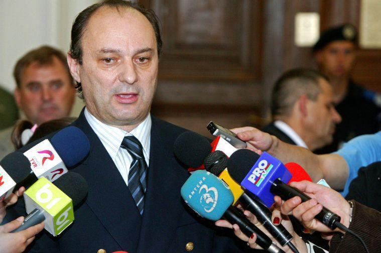 Fostul ministru al Agriculturii Ioan Avram Mureşan, condamnat definitiv la 7 ani de închisoare cu executare