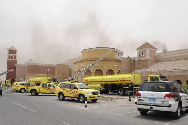 Tragedie în Qatar: 19 oameni, printre care 13 copii, au murit într-un incendiu izbucnit la un mall din Doha