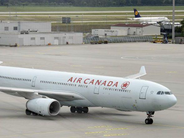 Incident aviatic la Toronto: Un avion cu 318 pasageri a aterizat de urgenţă, după ce unul dintre motoare s-a oprit în zbor