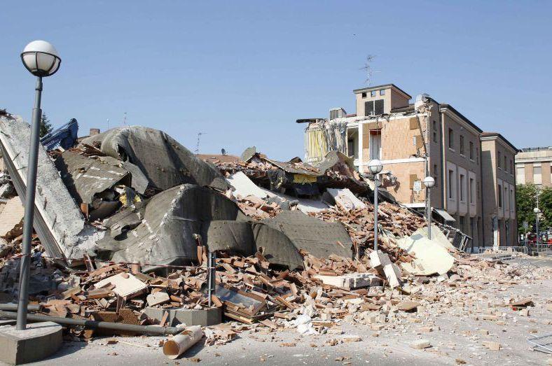 Bilanţul cutremurului din Italia: 17 morţi, 350 de răniţi, mii de persoane evacuate