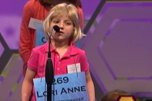 O fetiţă de 6 ani, de origine română, îi uimeşte pe americani: Este cel mai tânăr participant al unui concurs de pronunţie (VIDEO)