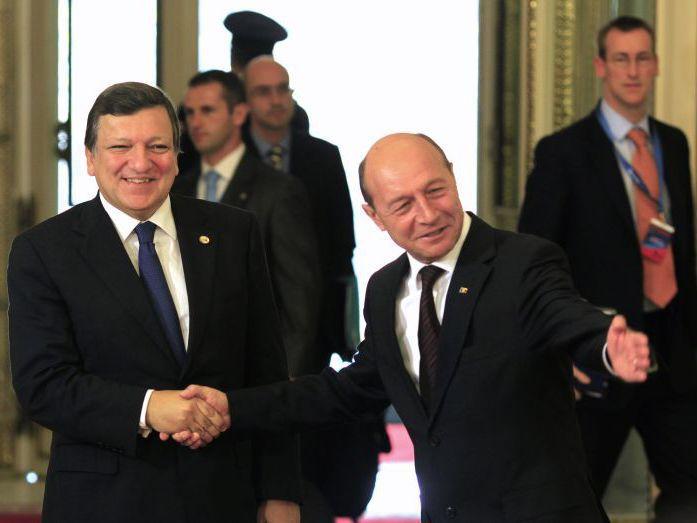 Băsescu i-a dat lui Barroso o ciornă cu explicaţii privind absorbţia scăzută a fondurilor europene