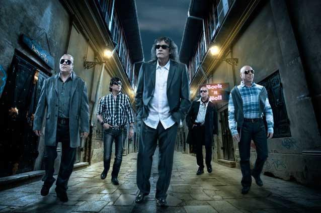 Iris şI Uriah Heep au 'tras' împreună 'Lady in Black' 12852972