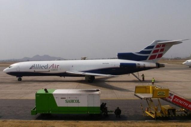 Un avion cargo s-a prăbuşit în Ghana şi a ucis cel puţin 10 oameni aflaţi la sol