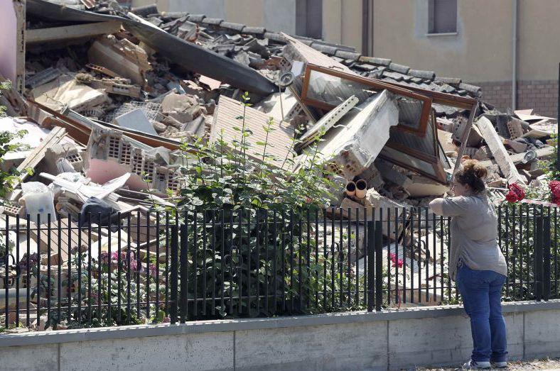Nordul Italiei, zguduit de un nou cutremur. Mai multe clădiri deja avariate s-au prăbuşit (VIDEO)