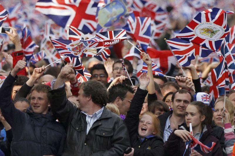 Mii de britanici, la Jubileul de Diamant al Reginei Elisabeta a II-a - LIVE Video