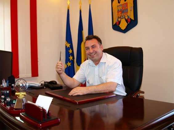 Suveica primarului Nicolae Matei a transferat patrimoniul oraşului Năvodari către firmele interpuşilor săi